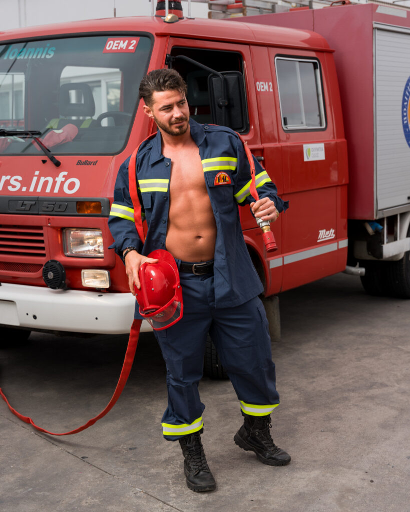 Strippers Mykonos - Custome Firefighter - Showman